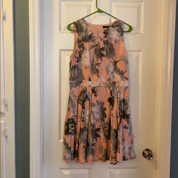 Pink floral dress - Picture 1 of 3